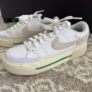 Nike White Court Legacy Lift Women's Shoe, 6